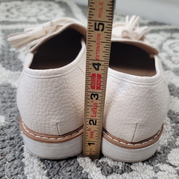ATMOSPHERE Cream Pebbled Tassle Loafers Size 7 - Picture 6 of 7